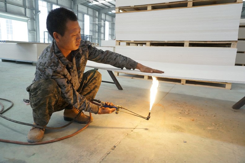 纖維增強硅酸鹽防火板的優勢有哪些